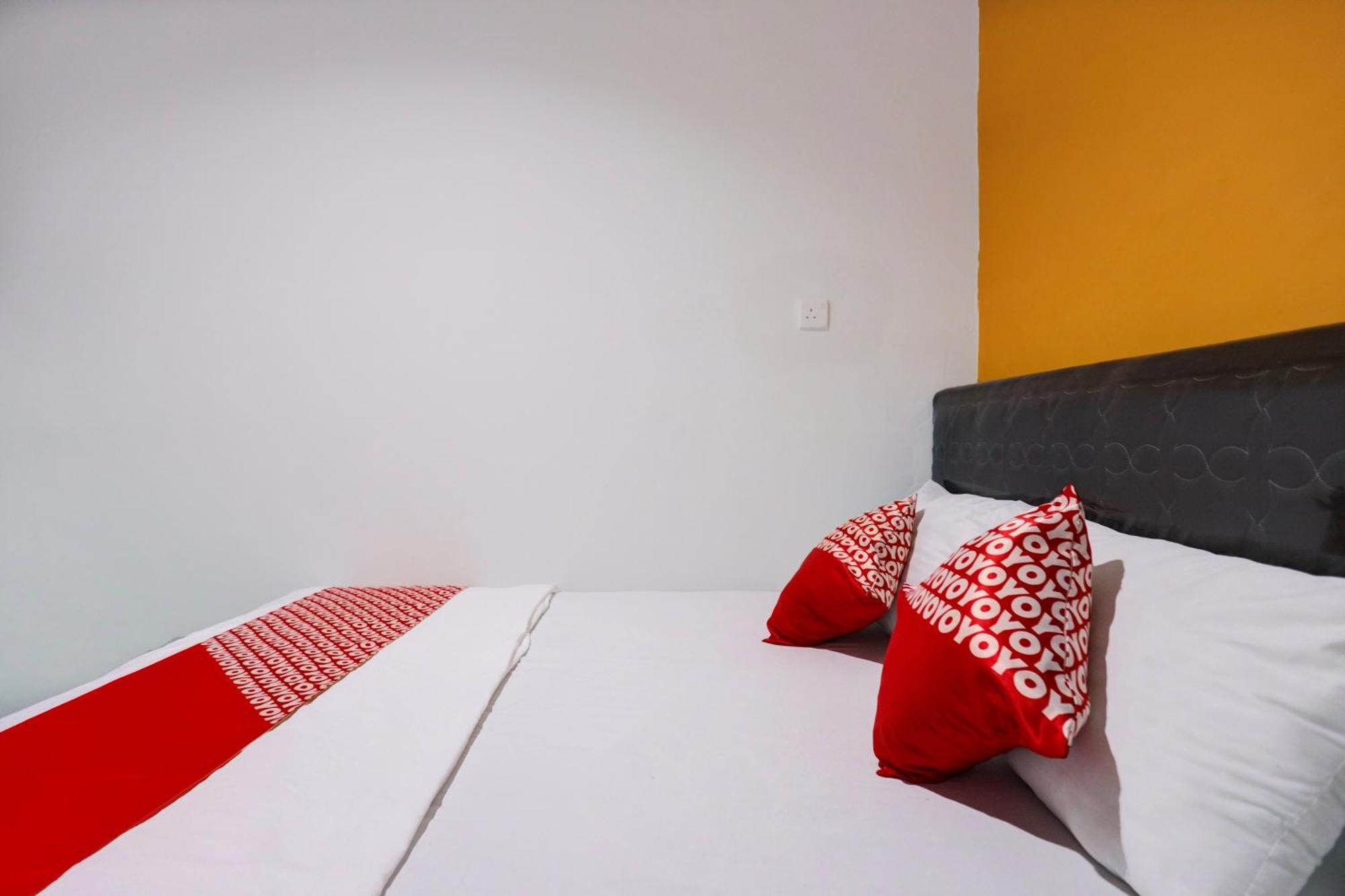 Super Oyo Capital O 93076 Batam Backpacker Guesthouse 2 Pembunuh Exterior foto