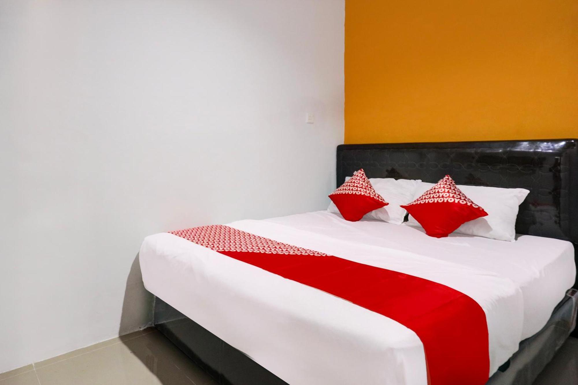 Super Oyo Capital O 93076 Batam Backpacker Guesthouse 2 Pembunuh Exterior foto