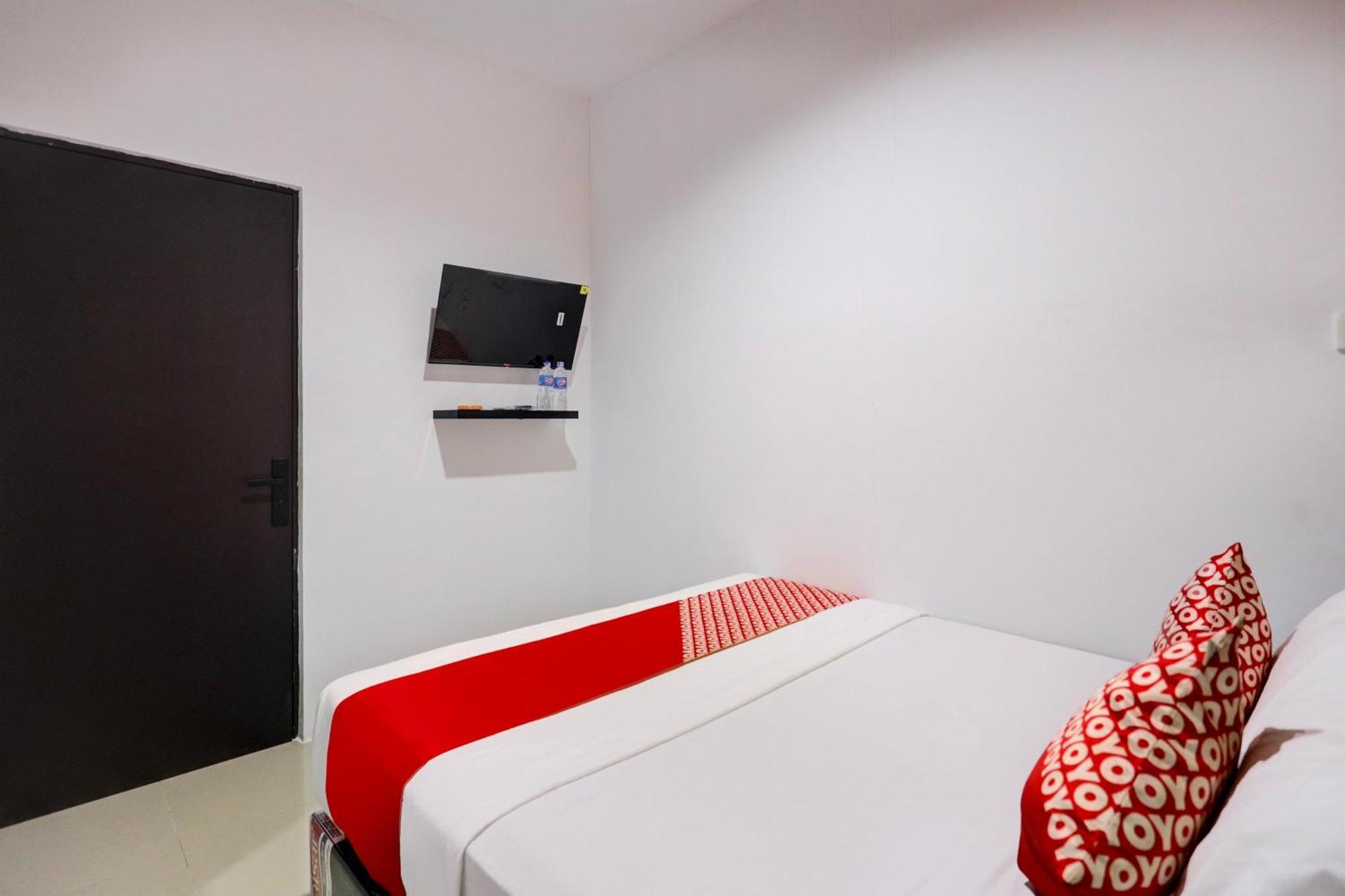Super Oyo Capital O 93076 Batam Backpacker Guesthouse 2 Pembunuh Exterior foto